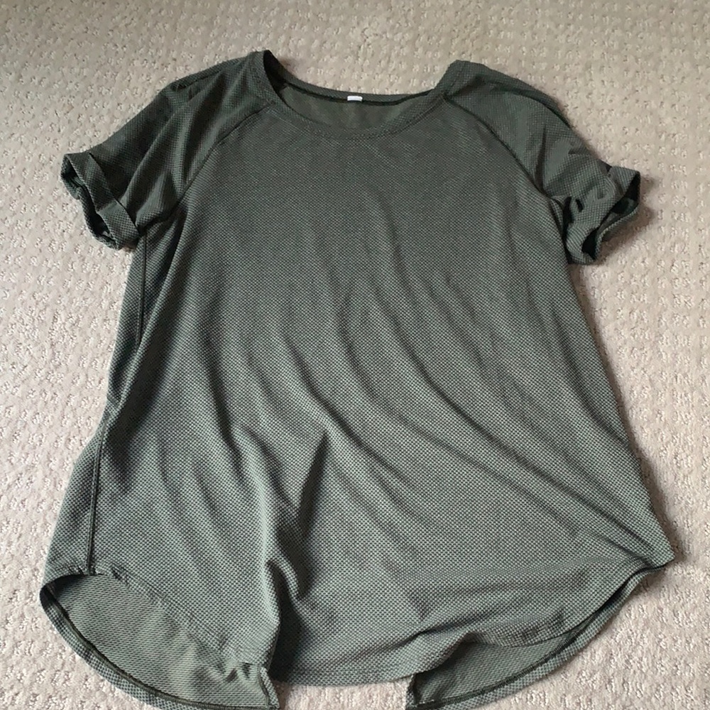 Lululemon short sleeve shirt
